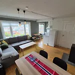 2-roms Med Spektakulaer Utsikt Og Privat Hage Appartement *
