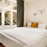 2-roms Med Spektakulaer Utsikt Og Privat Hage *
