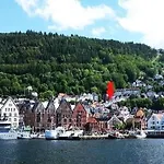 Appartement 2-roms Med Spektakulaer Utsikt Og Privat Hage Bergen