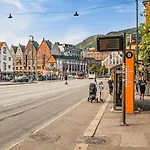 2-roms Med Spektakulaer Utsikt Og Privat Hage Берген