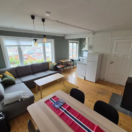 2-roms Med Spektakulaer Utsikt Og Privat Hage Apartamento *