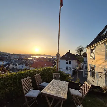 2-roms Med Spektakulaer Utsikt Og Privat Hage Apartamento *