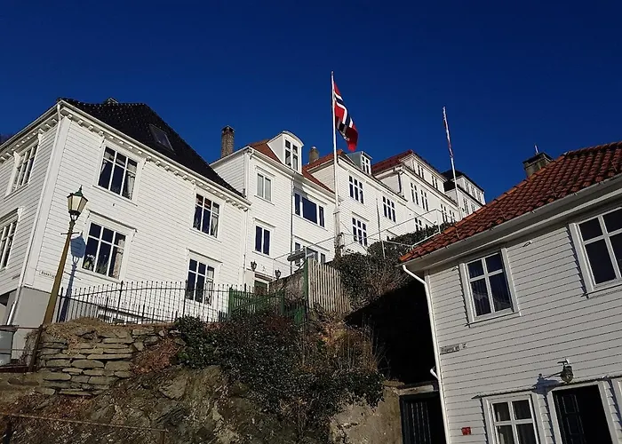 公寓 2-roms Med Spektakulaer Utsikt Og Privat Hage *