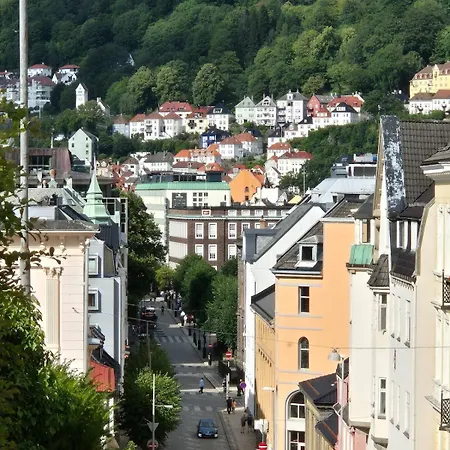 2-roms Med Spektakulaer Utsikt Og Privat Hage * 베르겐